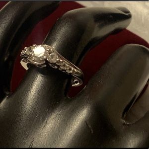 Gorgeous Sterling Silver Ring sz 7